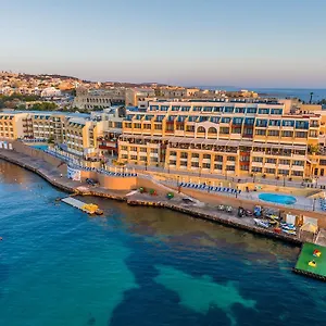 Verdi St George's Bay Marina Szálloda